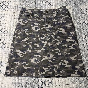Size 14 Denim Camoflauge Skirt EUC